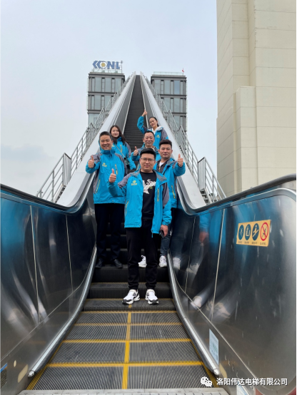 外出對電梯廠家進行考察